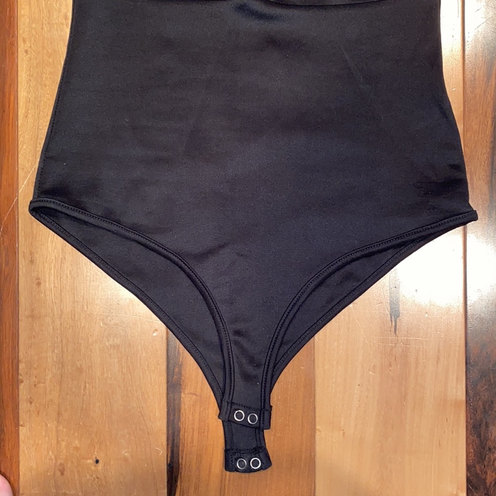 NWOT- FOREVER 21 CUT OUT SEXY BODYSUIT- SIZE SMALL - Picture 3 of 6